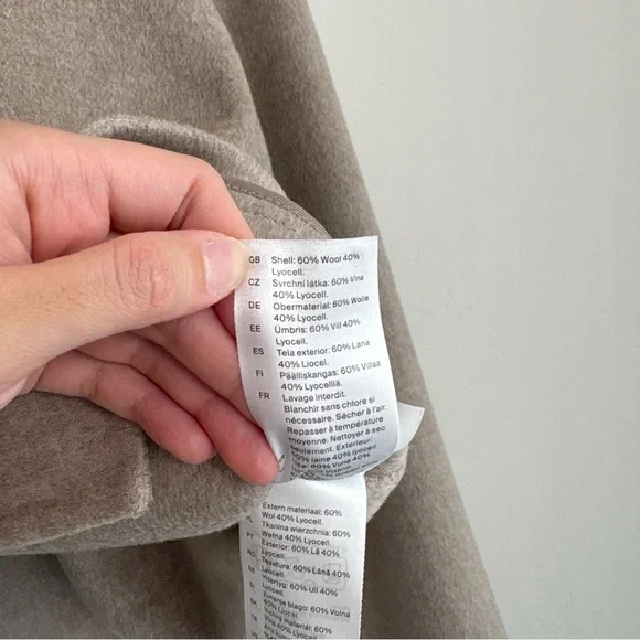 COS Boxy Double Faced Wool Jacket beige
Size S - Picture 6 of 7